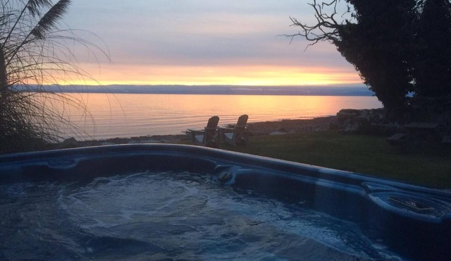 'Haven' awaits you with the best of everything at this beach-front cottage.