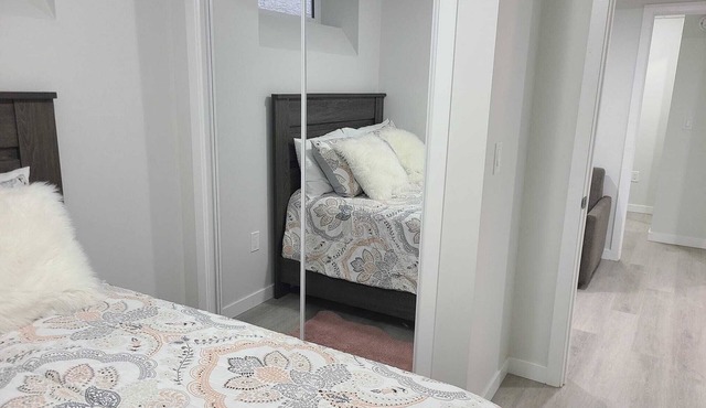 Haven Serene - Modern, convenient, quiet, private 1 bedroom basement suite