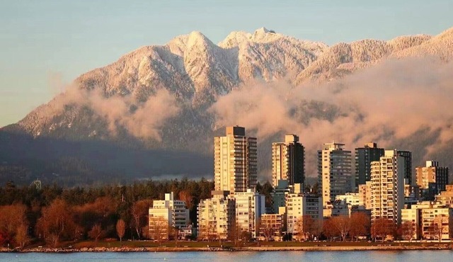 heart of Kitsilano area, 5 mins walk to kits beach