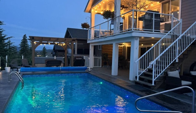 Heated pool. Enjoy serenity, peace. Relaxing 2 Bedroom private suite, sleeps 5,