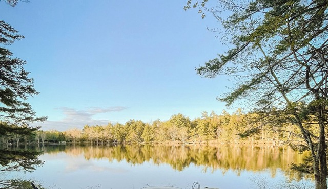 Hidden Lake West - 2 Bedroom Lakefront Cottage with Hot Tub