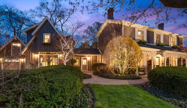 Historic home in the heart of NOTL. -Min 1 month