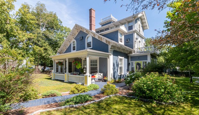 Historic home with Modern Amenities in Charlottetown, PEI