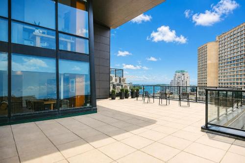 Historic Penthouse Loft 1 BR 1 Bath with Views