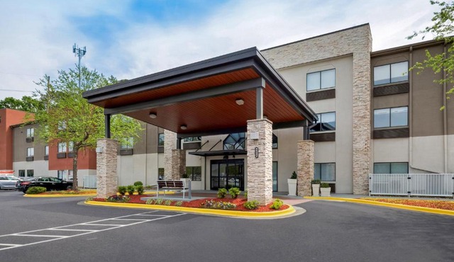 Holiday Inn Express & Suites Raleigh NE - Medical Ctr Area by IHG