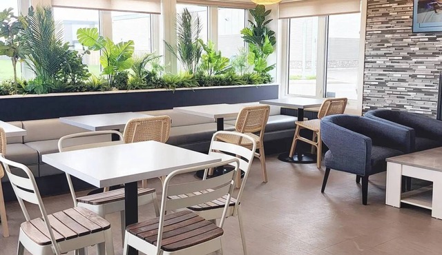 Home Inn and Suites Regina Airport