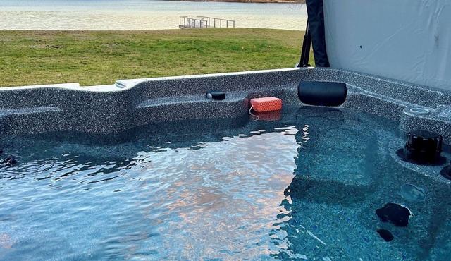 Hot Tub & Sauna, Sleeps 8 – Private Waterfront!