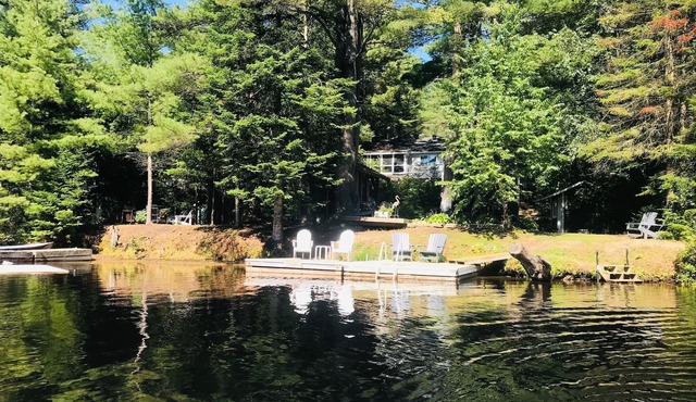 Hot Tub-Woodstove-Paddleboards-Kayaks-Canoe-Paddleboat-Campfire Pit-Dogs Welcome