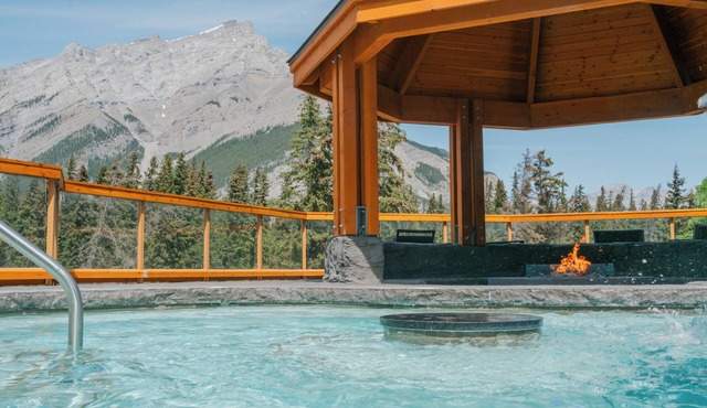 Hotel Canoe and Suites