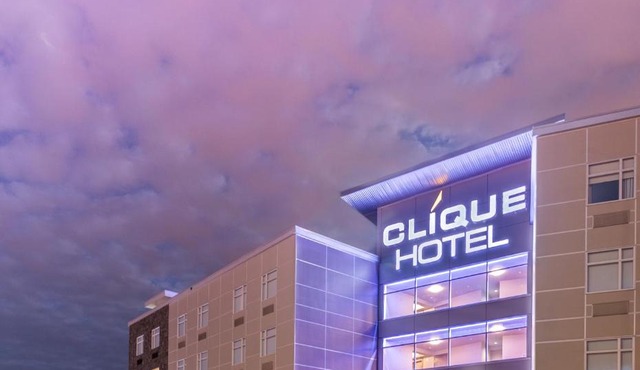 Hotel Clique Calgary Airport
