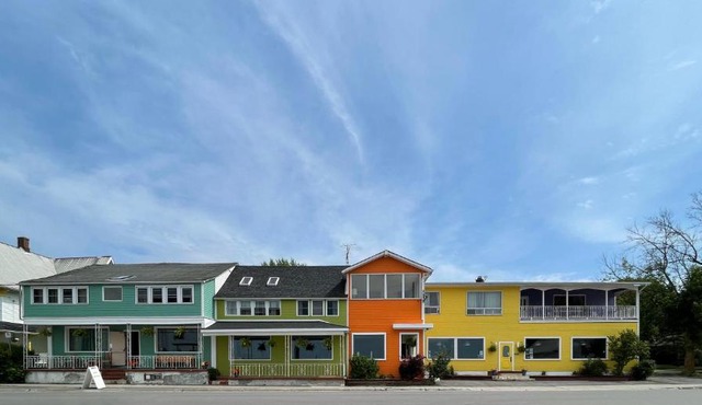 Hotel Wolfe Island