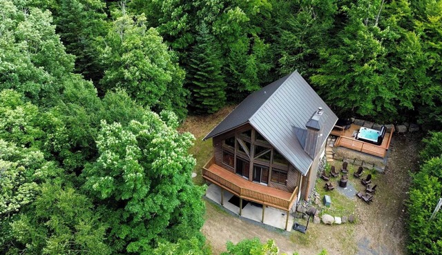 HotTub-BBQ-BasketBall-Fireplace-Smart TV-Tremblant