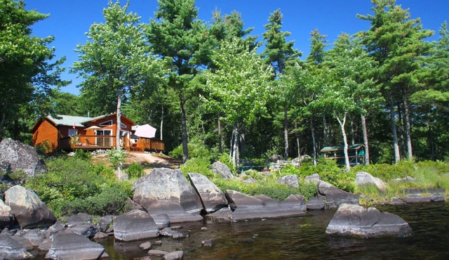 House Eagle Cove - Cottage right on the shore of Ponhook Lake