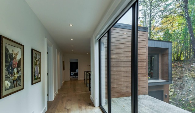 Incredible Modern 6 bdrm, 5 bath Open-Concept Cottage on Lovely Lake of Bays!
