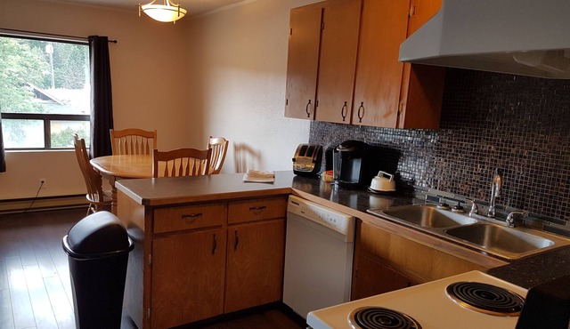 ♥ ☆ INDOOR COMFORT IN AN OUTDOOR PARADISE ☆ SLEEPS 4♥