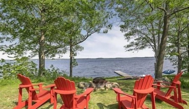 Infinite Sparrow-Lakeside Family Retreat