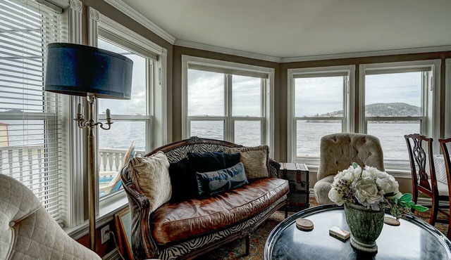 Inn By The Bay