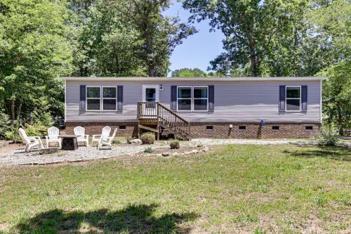It's Our Pleasure! Lake Escape w/Boat Ramp