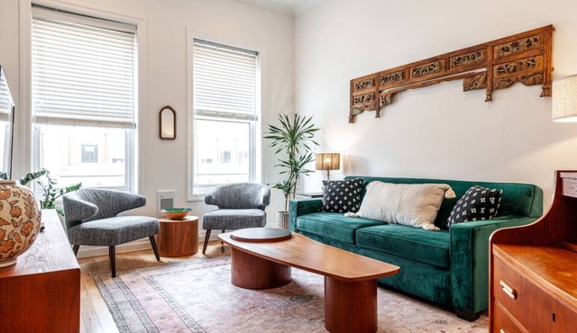Juno Lofts: The Greenhouse Room