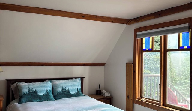 Kaslo Manor Lodge - The Garden Suite