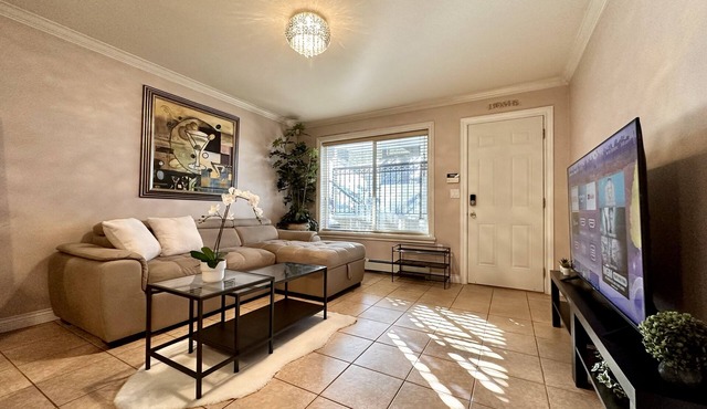 King Beds Private Suite 25 minutes away from Downtown Vancouver