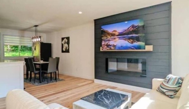 Kingston Lodge: Comfy & Cozy w/Natural Scenery