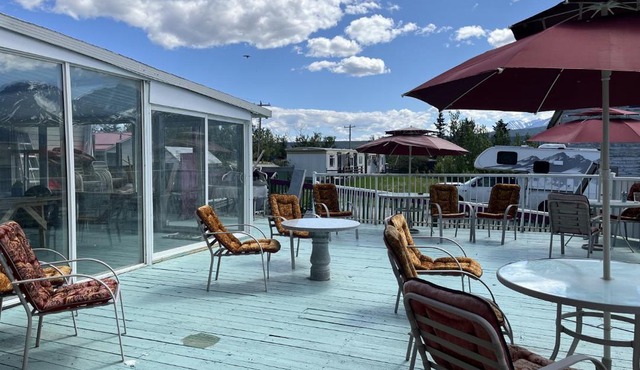 Kluane Park Inn