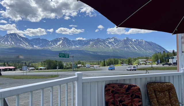 Kluane Park Inn