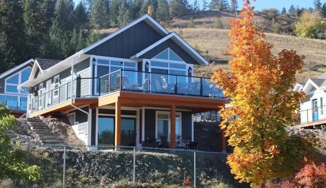 La Casa Cottage Beach Vibe, Entire Home Lake Views