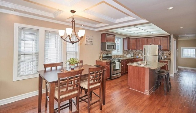 La Casita: Private, Modern, Open Concept, Clean, Newly Renovated All on 1 Floor