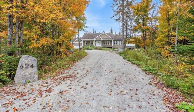 La Maison Du Cerf Détendez-vous en famille dans cette belle maison tranquille.