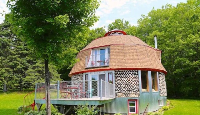 La Rotonde - Self-sufficient circular log cabin