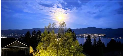 Lake View Escape!