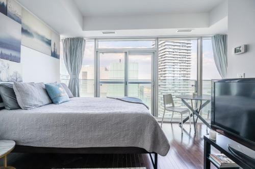 Lake view Studio Condo High Floor Downtown Toronto