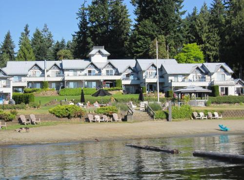 Lakefront 1 Bedroom and Den Suite on Shawnigan Lake