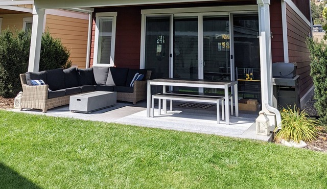 Lakefront Boucherie Beach Resort Cottage