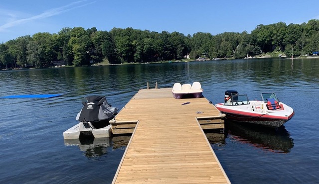 Lakefront cottage on quiet lake with private dock
