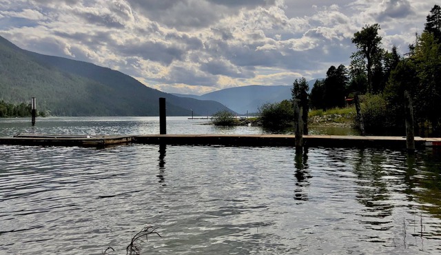 Lakefront home on beautiful Kootenay Lake