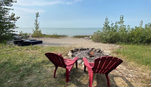 Lakefront Lookout with private beach, 3 beds and 2 bath perfect getaway!