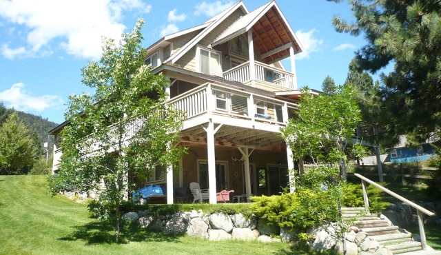 Lakefront Paradise In Tulameen, Bc!
