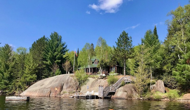 Lakefront property on Lac Tremblant Nord