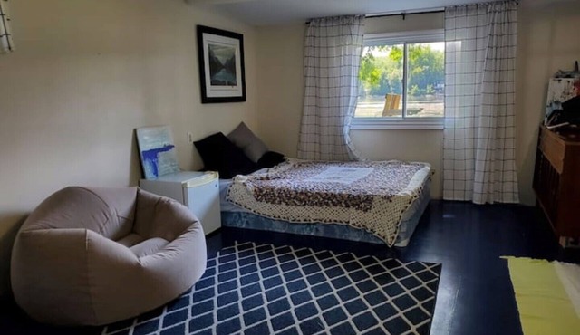Lakefront Retreat - 2 Bedroom Cottage with Bunkie & Canoe