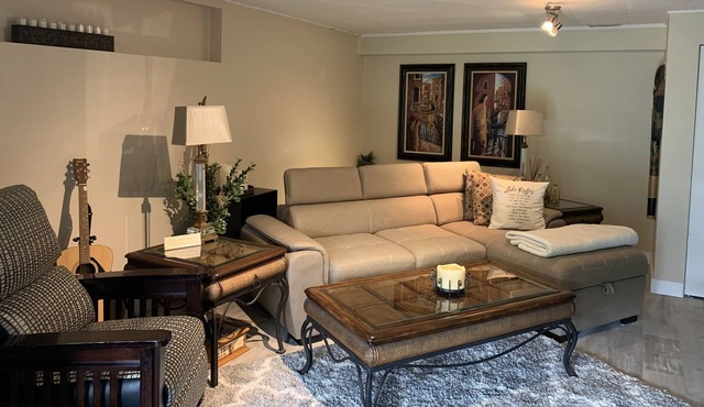 Lakehouse Lower Suite