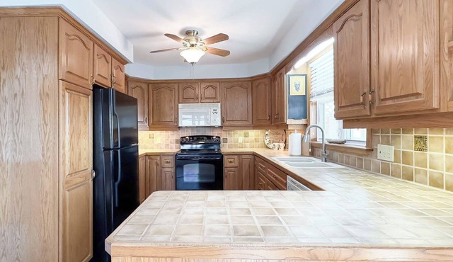 Lakehouse Retreat - Quiet Escape