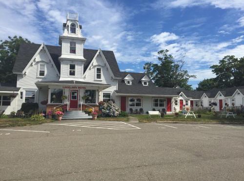 Lakelawn B&B and Motel