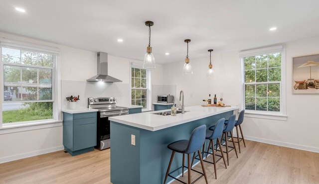 Lakeside Bliss With Breathtaking View: Villa With Direct Access To The Lake.