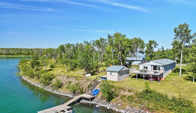 Lakeside Cabin Retreat - Green Lake
