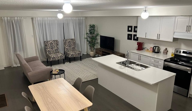 Lakeside Serenity: A Modern 3BR Family Getaway