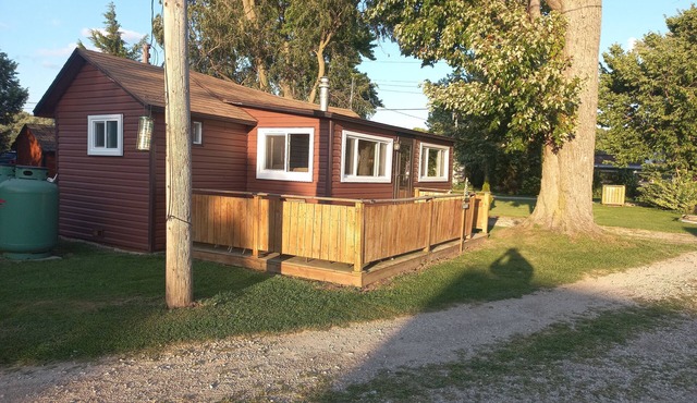 Lakeview 1 Bedroom Cottage on Lake Erie in Colchester (South of Harrow) #67