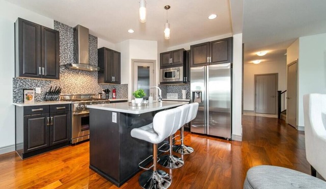 ✦Lakeview Luxury Home💤King Beds⚽Foosball⚡WiFi✦Netflix!